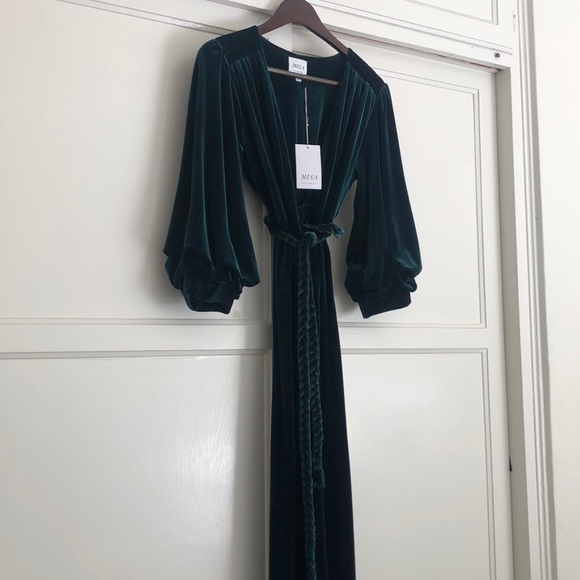 SOLD ❤️NWT Misa Los Angeles velvet wrap dress - XS - Picture 4 of 5
